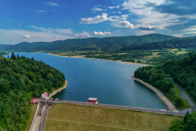 Klimkówka atrakcje: odkryj piękno jeziora i aktywności na świeżym powietrzu