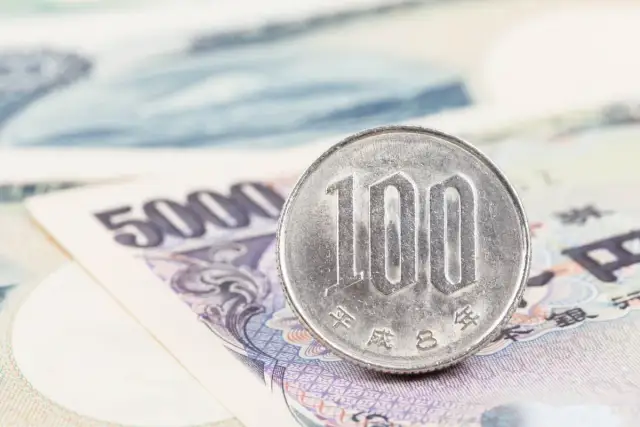 Jaka waluta w Japonii? Poznaj jena i jego znaczenie w podróży