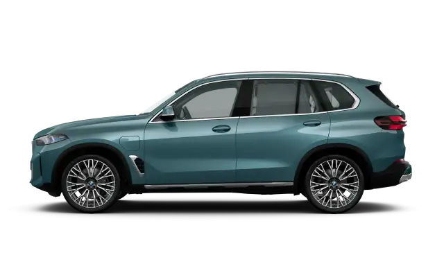 BMW X5 G05 LCI w kolorze zielonym, widok z boku, na czarnym tle.