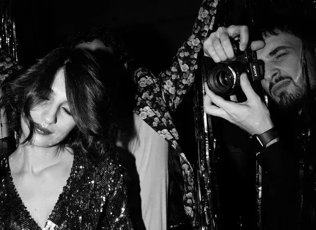 Umowa z modelką o dzieło czy zlecenie - uniknij kosztownych błędów