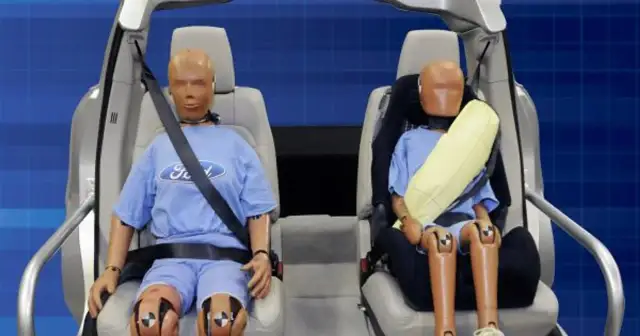 Dlaczego warto zapinać pasy? Poznaj fakty i obalamy mity