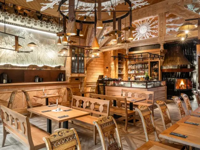 Kuchnia regionalna Zakopane: gdzie spróbować najlepszych tradycyjnych potraw podhalańskich