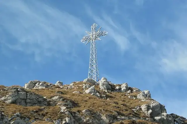 Ile ma krzyż na Giewoncie? Zaskakujące fakty o jego wysokości