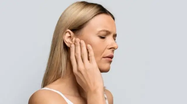 Co zamiast olejku kamforowego do ucha? Bezpieczniejsze alternatywy