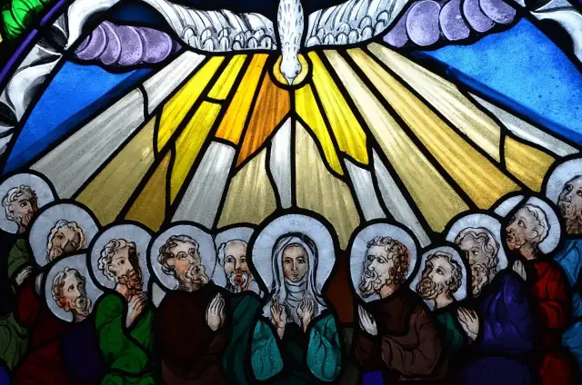 Modlitwa do Ducha Świętego: Teksty, dary i owoce dla Ciebie