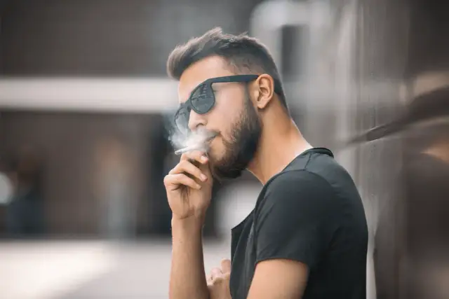 Co niszczy zdrowie psychiczne? Poznaj szkodliwe czynniki i ich skutki