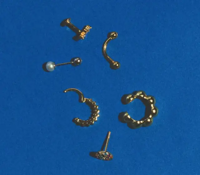 Świeży kolczyk: Czym przemywać, by szybko się zagoił?