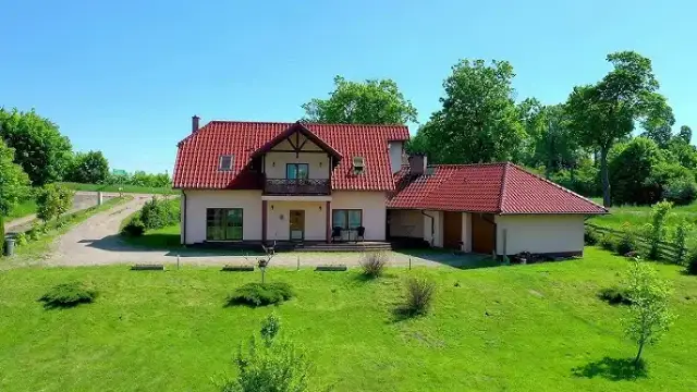 Sprzedam dom nad jeziorem z linią brzegową w warmińsko-mazurskim - uniknij błędów sprzedaży