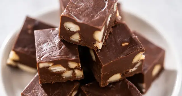 Blok Czekoladowy: Prosty Przepis na Deser z Dzieciństwa