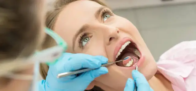 Dentysta: Co robi i kiedy go odwiedzić? Poznaj pełen zakres!
