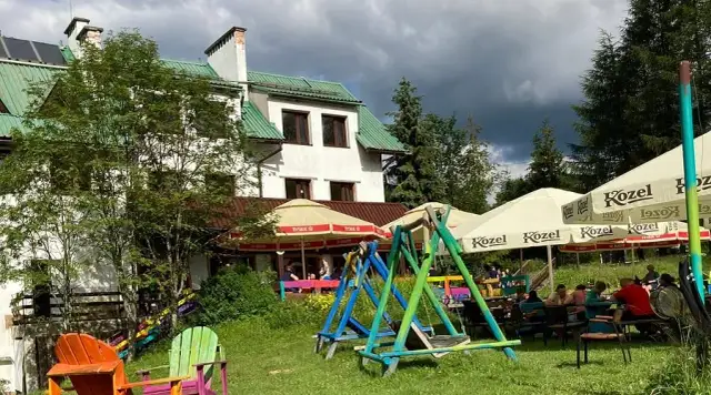 Ustrzyki Górne: Gdzie zjeść? Sprawdzone miejsca i smaki Bieszczad