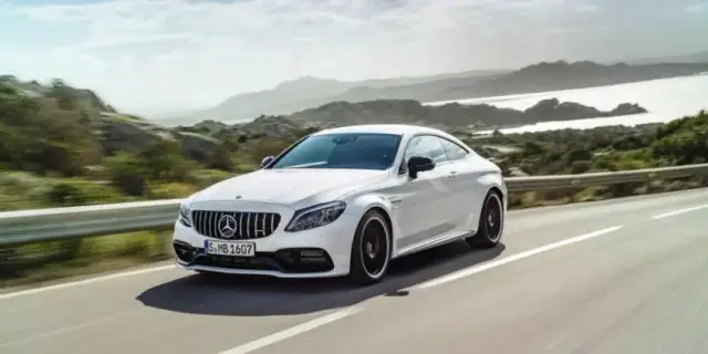 Mercedes C 220 d: W205 vs W206, silniki, usterki. Czy warto kupić?