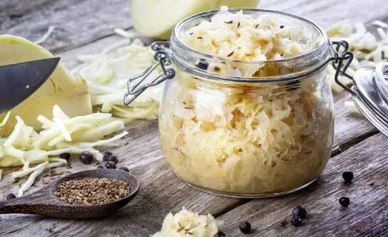 Wegańskie kultury bakterii: Klucz do zdrowych jogurtów i serów roślinnych