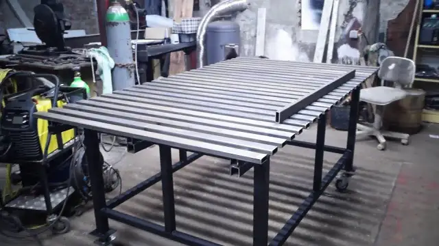 Jak zrobić stół spawalniczy – proste kroki, które zaoszczędzą czas