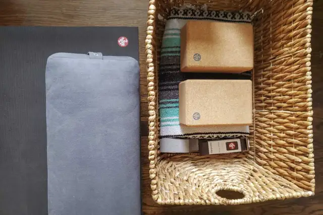 Jak urządzić pokój do jogi: praktyczne wskazówki na idealną przestrzeń do relaksu