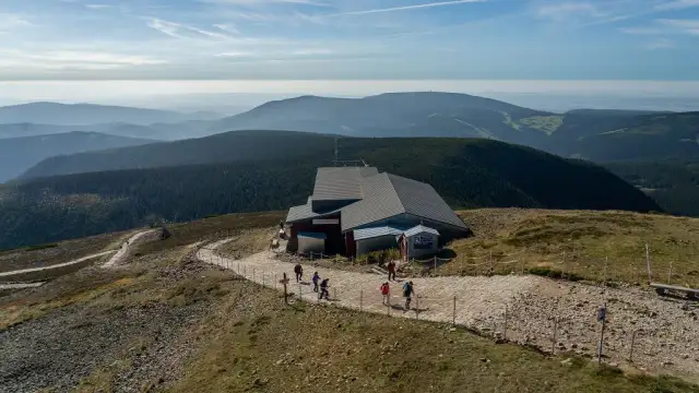 Śnieżka: Najłatwiejszy szlak? Kolejka na Kopę i spacer dla każdego!