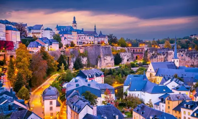 Rewolucja walutowa Luksemburga: Jak euro zmieniło finansowy krajobraz państwa