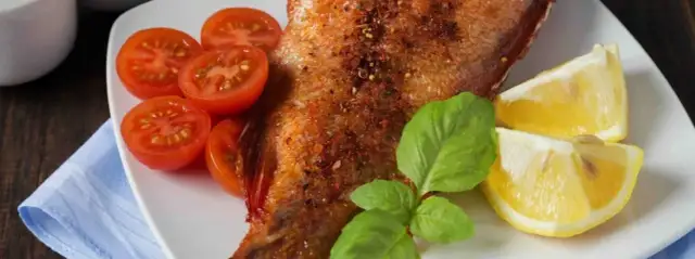 Jak długo smażyć rybę na patelni, aby była idealnie soczysta?