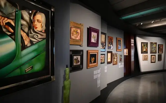 Gdzie jest autoportret w zielonym Bugatti? Zaskakujące informacje o wystawie