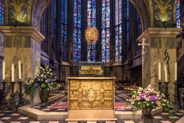 Przypowieść o zaczynie: znaczenie, interpretacja i wpływ na życie duchowe