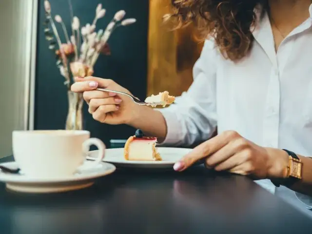 Ile kalorii trzeba zjeść żeby przytyć 1 kg? Prosty sposób na masę
