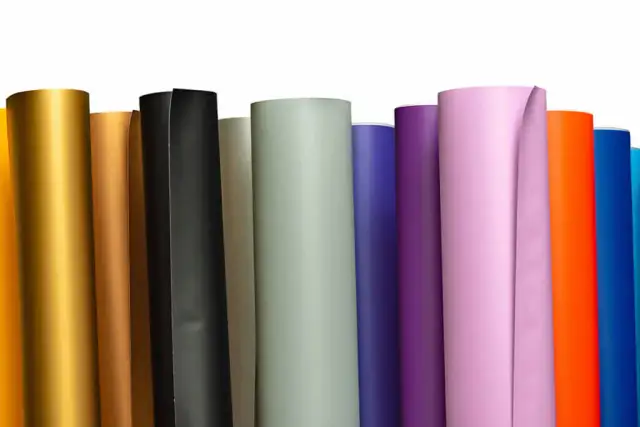 Folie solwentowe: wybierz idealną do Twojej reklamy