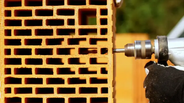 Jak dobrać kołki do szafki łazienkowej? Poradnik krok po kroku