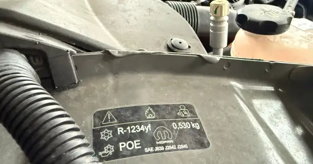 Naprawa klimatyzacji w aucie: Ile zapłacisz? Cennik i porady