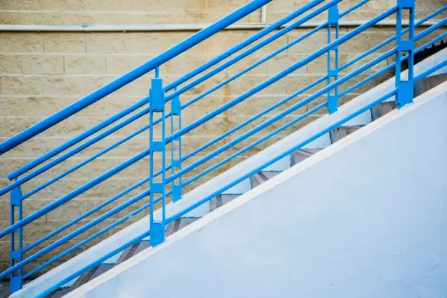 Ile kosztuje malowanie proszkowe balustrady? Ceny, które zaskoczą