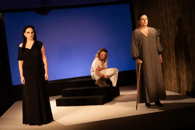 Odprawa posłów greckich spektakl: historia, inscenizacje i emocje w teatrze