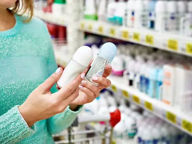 Dezodoranty a rak piersi: co mówią badania? Fakty i mity