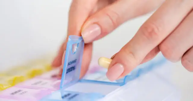 Jakie suplementy przy hashimoto mogą poprawić Twoje samopoczucie?