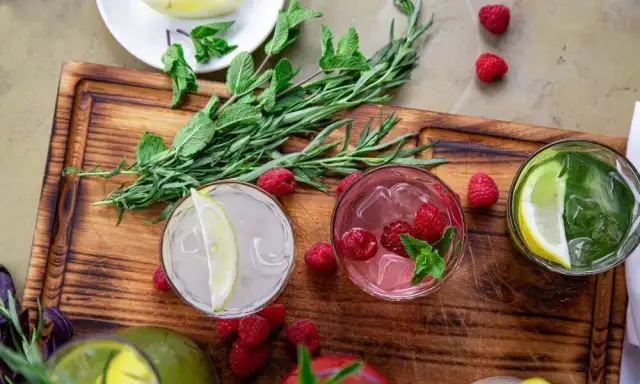 Drinki z grenadiną i Sprite – orzeźwiające przepisy na każdą okazję