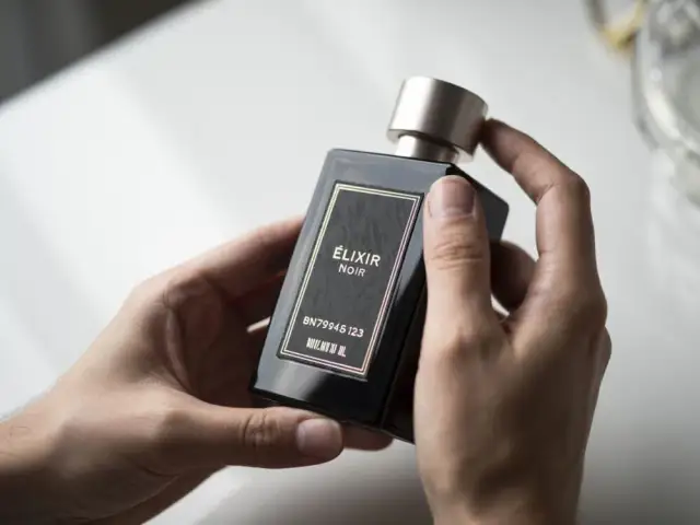 Oryginalne perfumy czy podróbka? Jak sprawdzić krok po kroku?