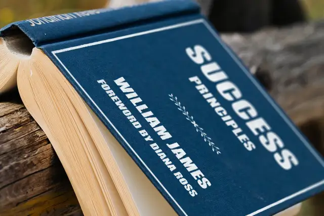 Photoshop: Jak zrobić realistyczny mockup? Przewodnik eksperta