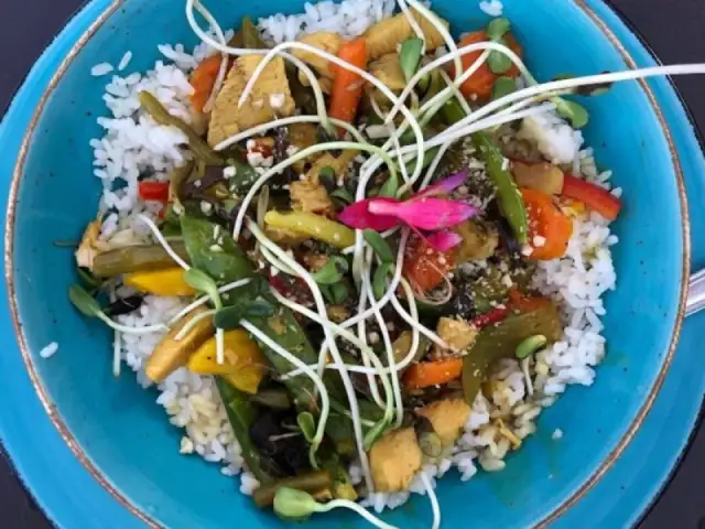 Gdzie zjeść w Jarosławcu? Odkryj najlepsze miejsca na posiłek