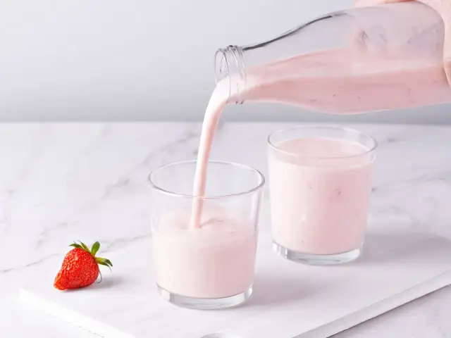 Koktajl z maślanki – prosty przepis na orzeźwiający napój zdrowotny