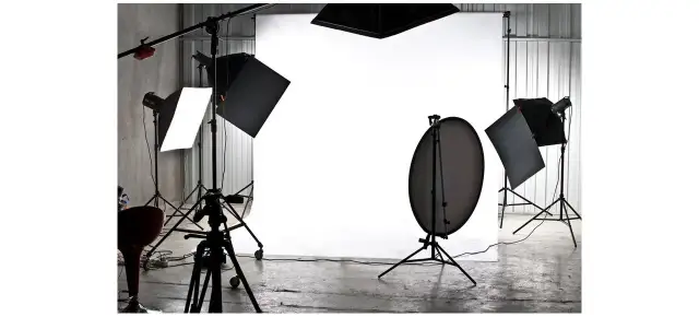 Lampa błyskowa czy światło ciągłe: najlepszy wybór dla Twoich zdjęć