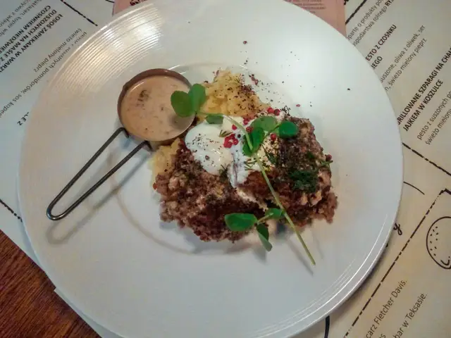 Gdzie zjeść w Przemyślu? Odkryj najlepsze restauracje i smaki