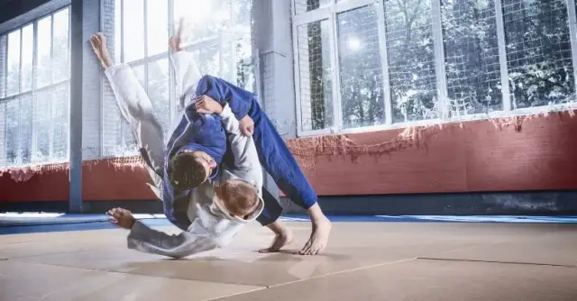 Jak wybrać sport walki na start? Kompletny przewodnik dla początkujących