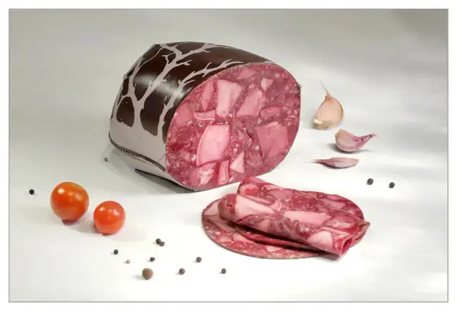 Kaloryczność salcesonu: Ile kcal ma czarny, włoski, ozorkowy?