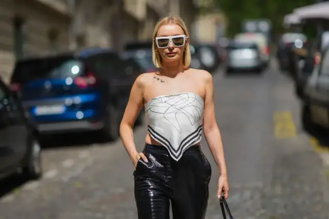 Jak zawiązać chustę jako bluzkę i wyglądać stylowo latem