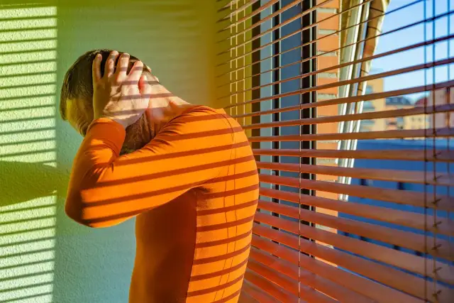 Hałas w bloku? Normy dB, głośna muzyka i Twoje prawa!