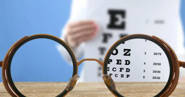 Na czym polega praca okulisty? Odkryj tajniki zawodu i jego wyzwania