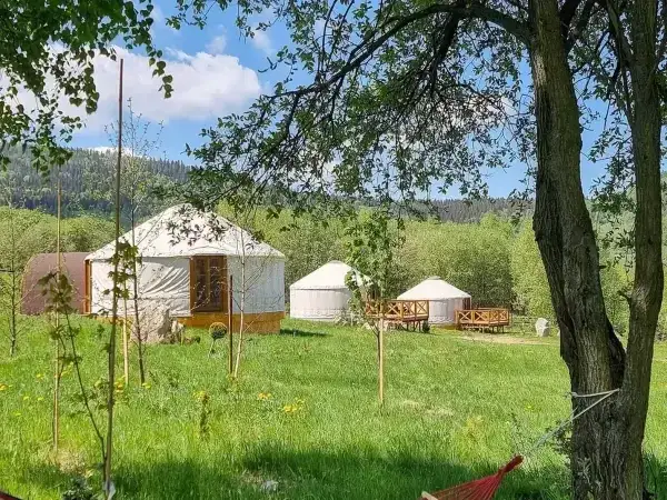 4 żywioły jurty w Sudetach: magiczny nocleg w sercu Kotliny Kłodzkiej