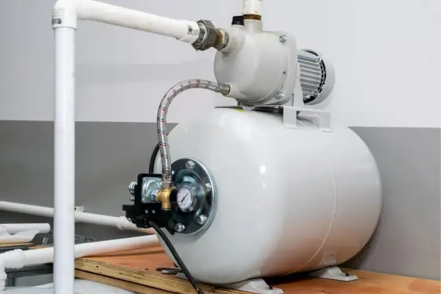 Ile prądu zużywa hydrofor? Sprawdź, jak obniżyć koszty energii