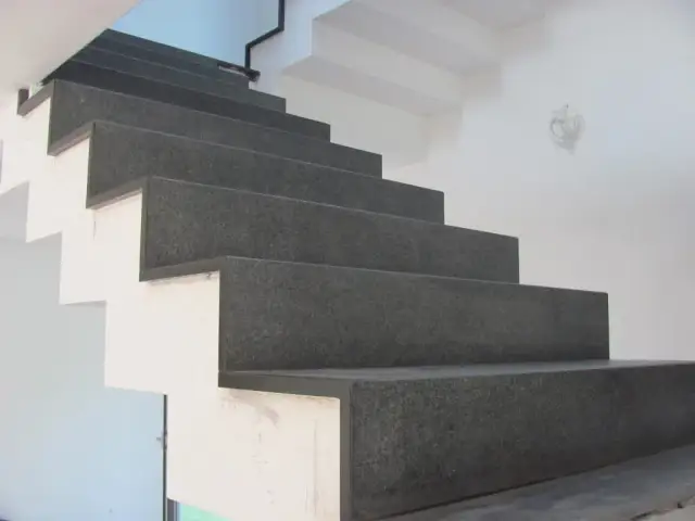 Jak wykonać schody z betonu architektonicznego - uniknij najczęstszych błędów