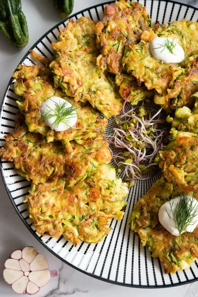 Placki z cukinii – z czym podawać, by danie było idealne i smaczne?