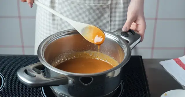 Jak zagęścić sos, aby był dietetyczny i smaczny bez mąki