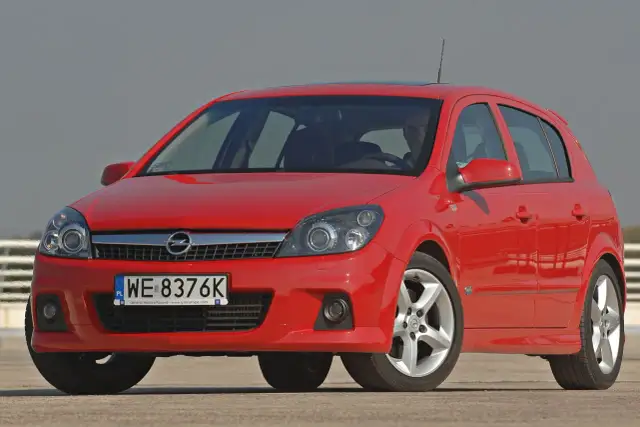 Jaki akumulator do Opel Astra H 1.6 benzyna? Wybierz najlepszy model!